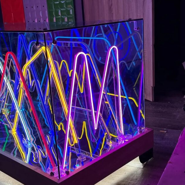 Table lumineuse design